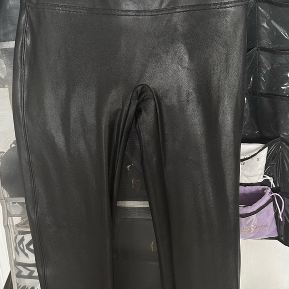 Spanx. In great condition. Only worn 2x - Picture 3 of 3